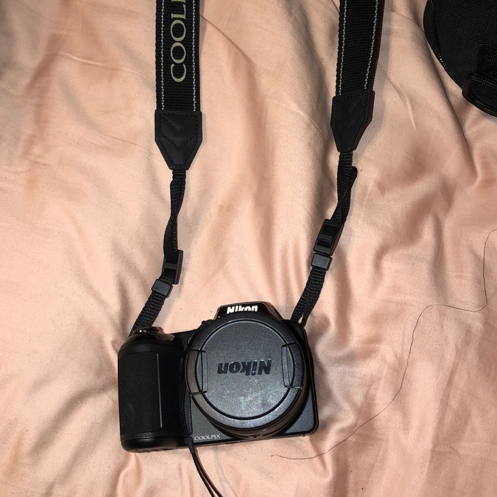 Nikon Coolpix L240 BUNDLE!!
